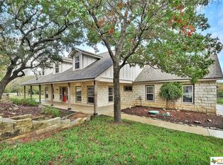 818 Hillcrest Dr, Salado, TX 76571