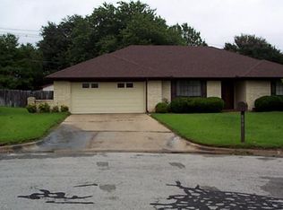 800 Westhill Terrace Ct, Cleburne, TX 76033