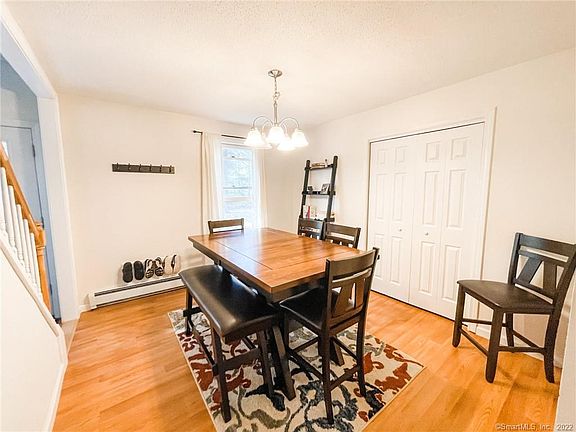 4th image of 14 Pinecrest Dr