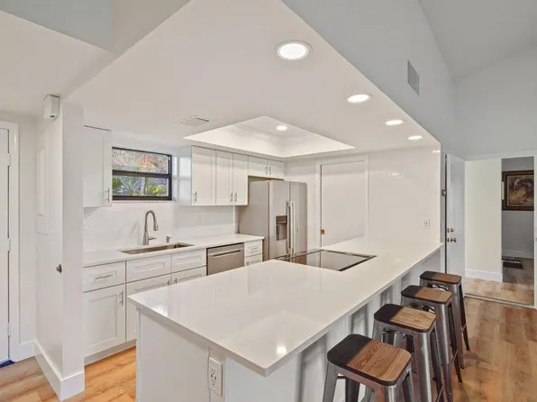 11863 Wimbledon Cir, Wellington, FL