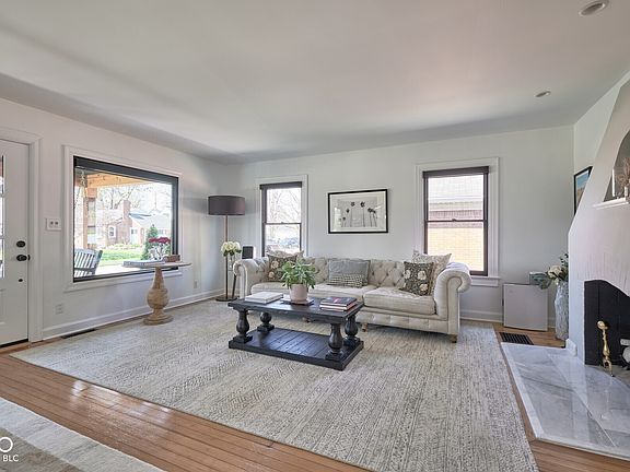 2nd image of 6173 Rosslyn Ave
