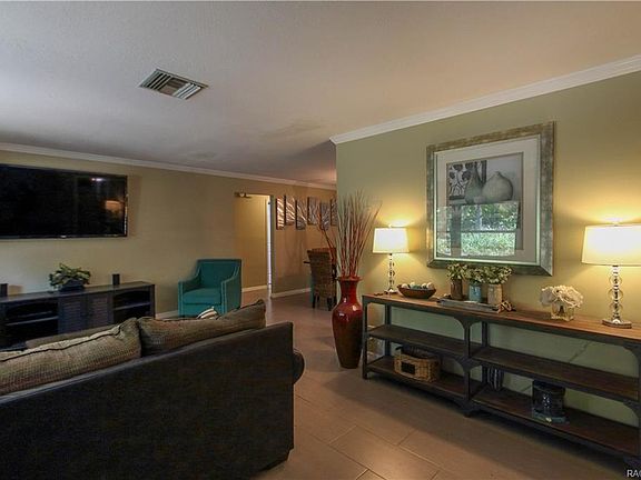 4th image of 566 NW Magnolia Cir