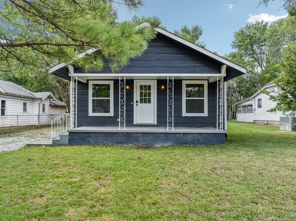 608 N 11th St, Collinsville, OK 74021