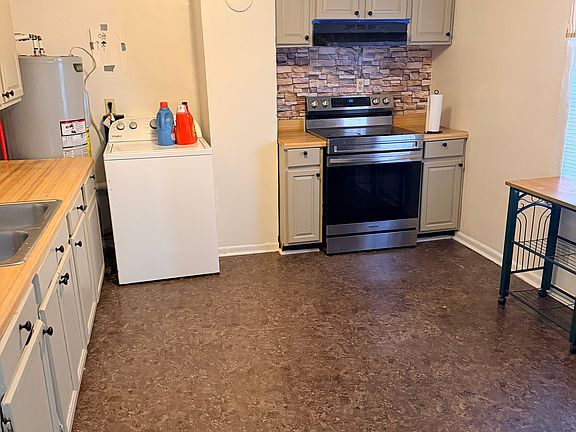 4th image of 505 Shepard St