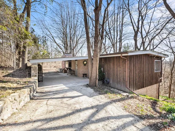 W262S8830 Oakdale DRIVE, Mukwonago, WI 53149