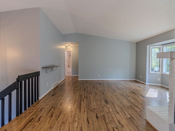 3rd image of 154 Homestead Ln