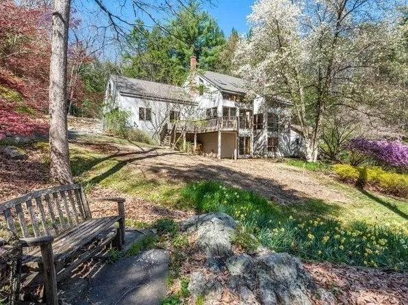 20 Lawton Rd, Leverett, MA 01054