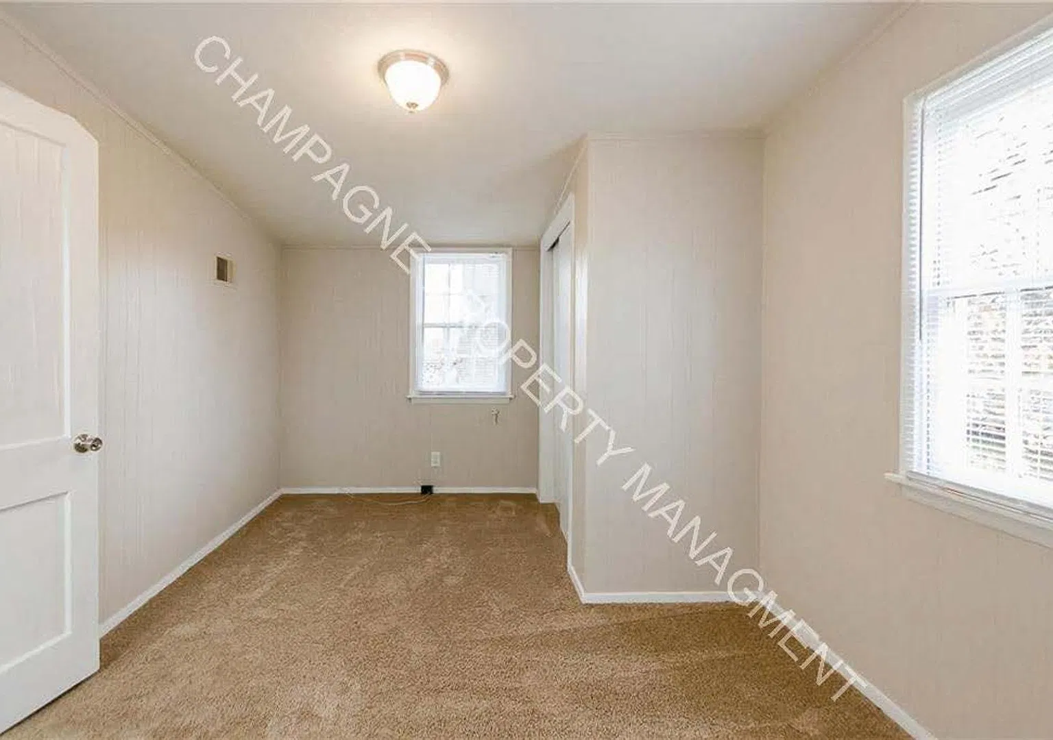 Single Family Home Off Paseo — Photo 3