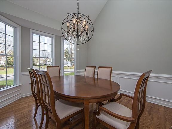 4th image of 10616 Runnymeade Dr