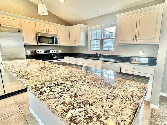 5th image of 516 Waterwheel Dr