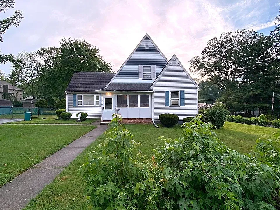 1131 Wood Ave