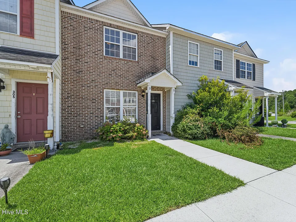 307 Bridgewood Dr