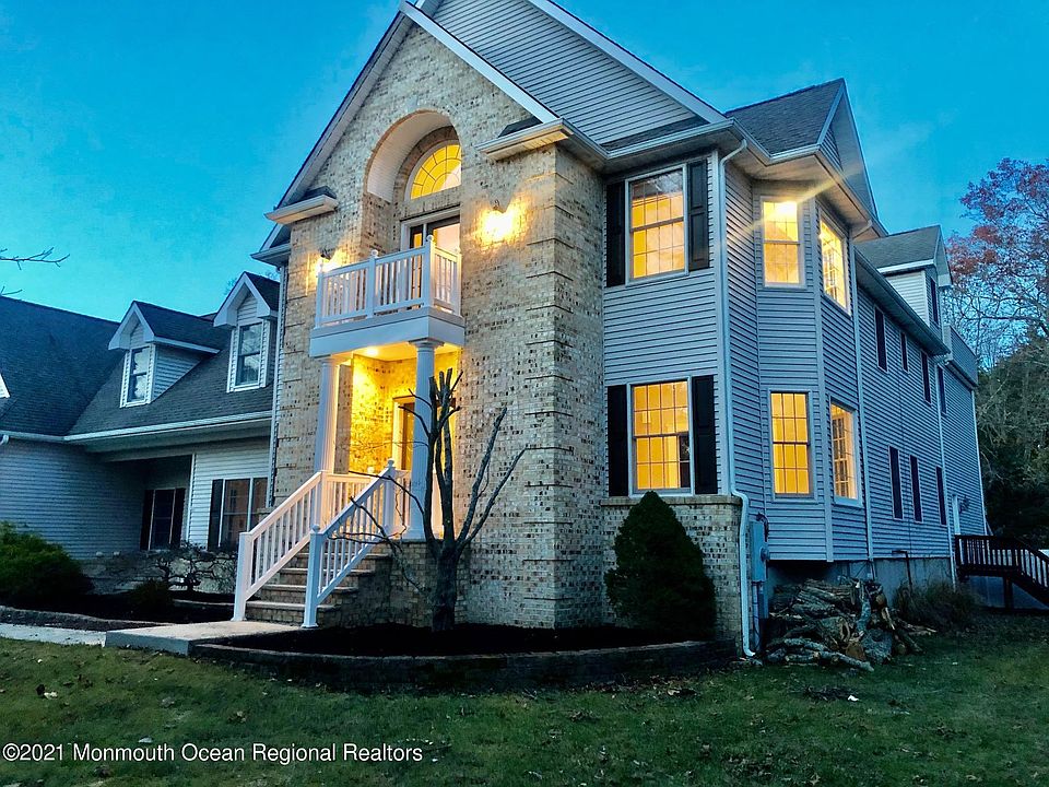 1st image of 14 Bridge Creek Ln