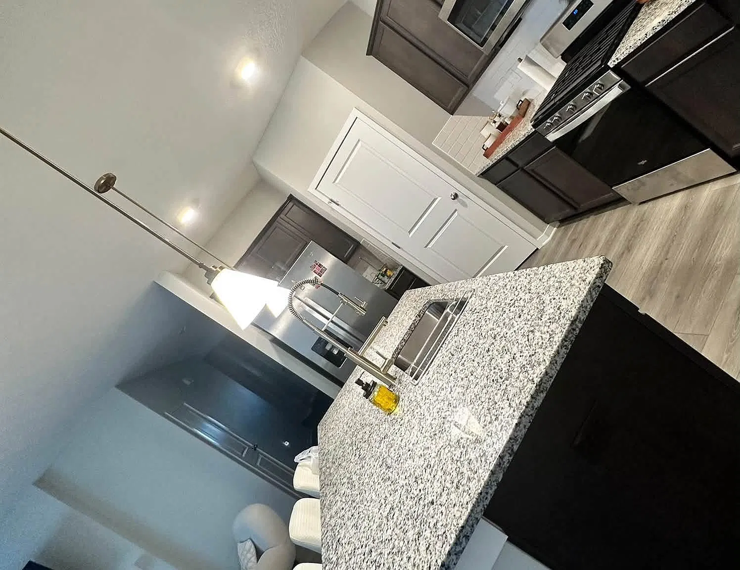 3 bed, 1865 sqft, $2,800 — Photo 2