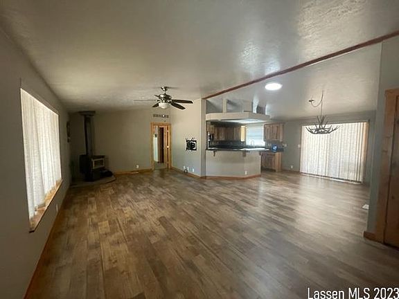 4th image of 687-690 Juniper Way
