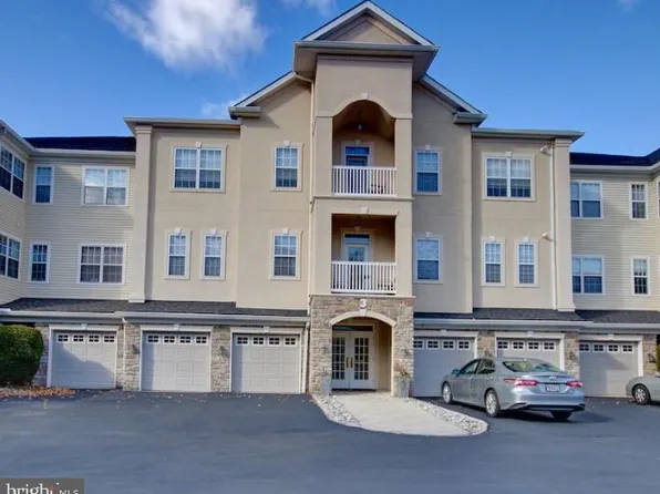 3 Falcon Dr APT 101, Southampton, PA 18966