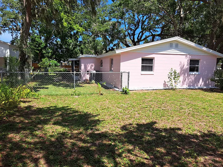 630 Olive St — Photo 30