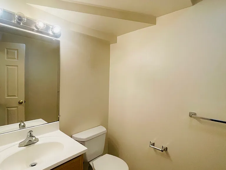 34 Raymond St #A — Photo 15
