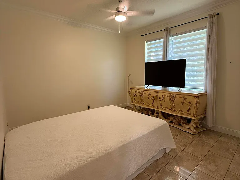 2385 Sunderland Ave — Photo 15