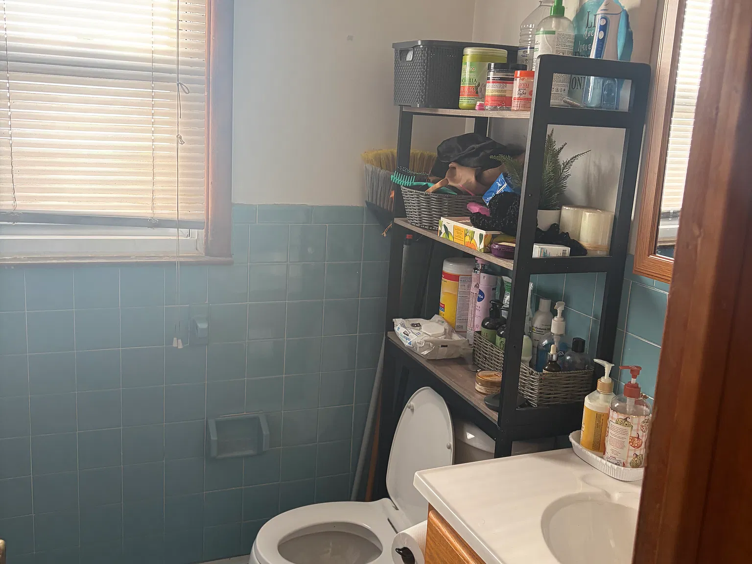 3 bed, 1.5 bath, 1500 sqft, $2,300 — Photo 1
