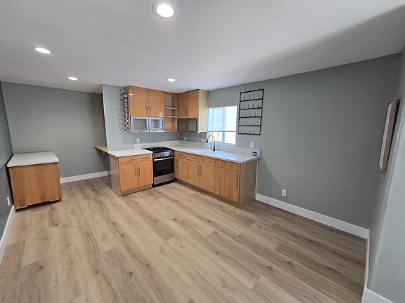 2nd image of 4561 Adenmoor Ave #1