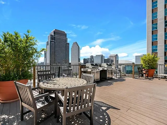 Gravier Place Apartments — Photo 21