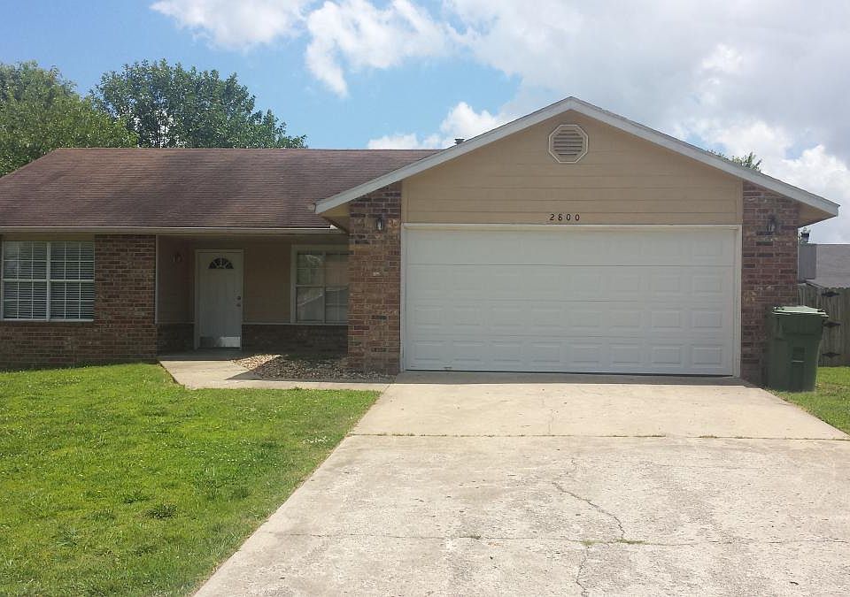 1st image of 2800 W Bishop Dr