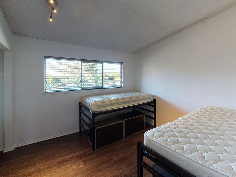 831 Cliff Dr — Photo 16