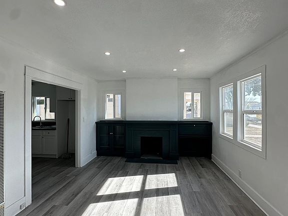 3rd image of 1509 W 52nd St #1