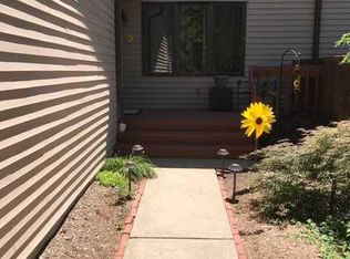 98 Fisher Rd, Mahwah, NJ 07430