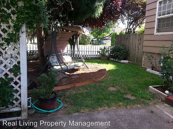 3rd image of 2400 Lincoln Ave APT 3