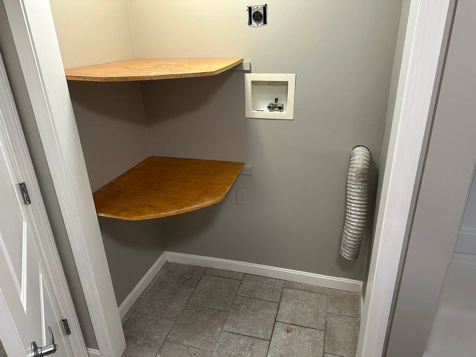 2 bed, 1000 sqft, $2,100 — Photo 4