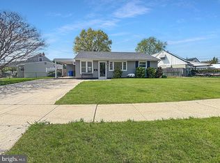 406 Holmes Dr, Burlington, NJ 08016