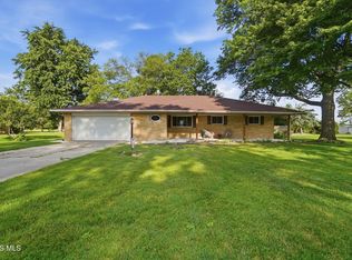 1678 N Smith Dr, Genoa, OH 43430