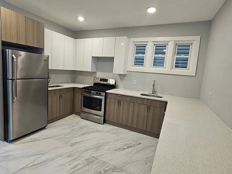 15 Grant Ave #1 — Photo 1