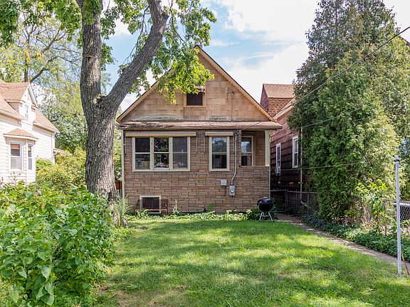 3rd image of 1179 Wisconsin Ave