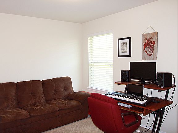5th image of 9913 Summerhill Ln