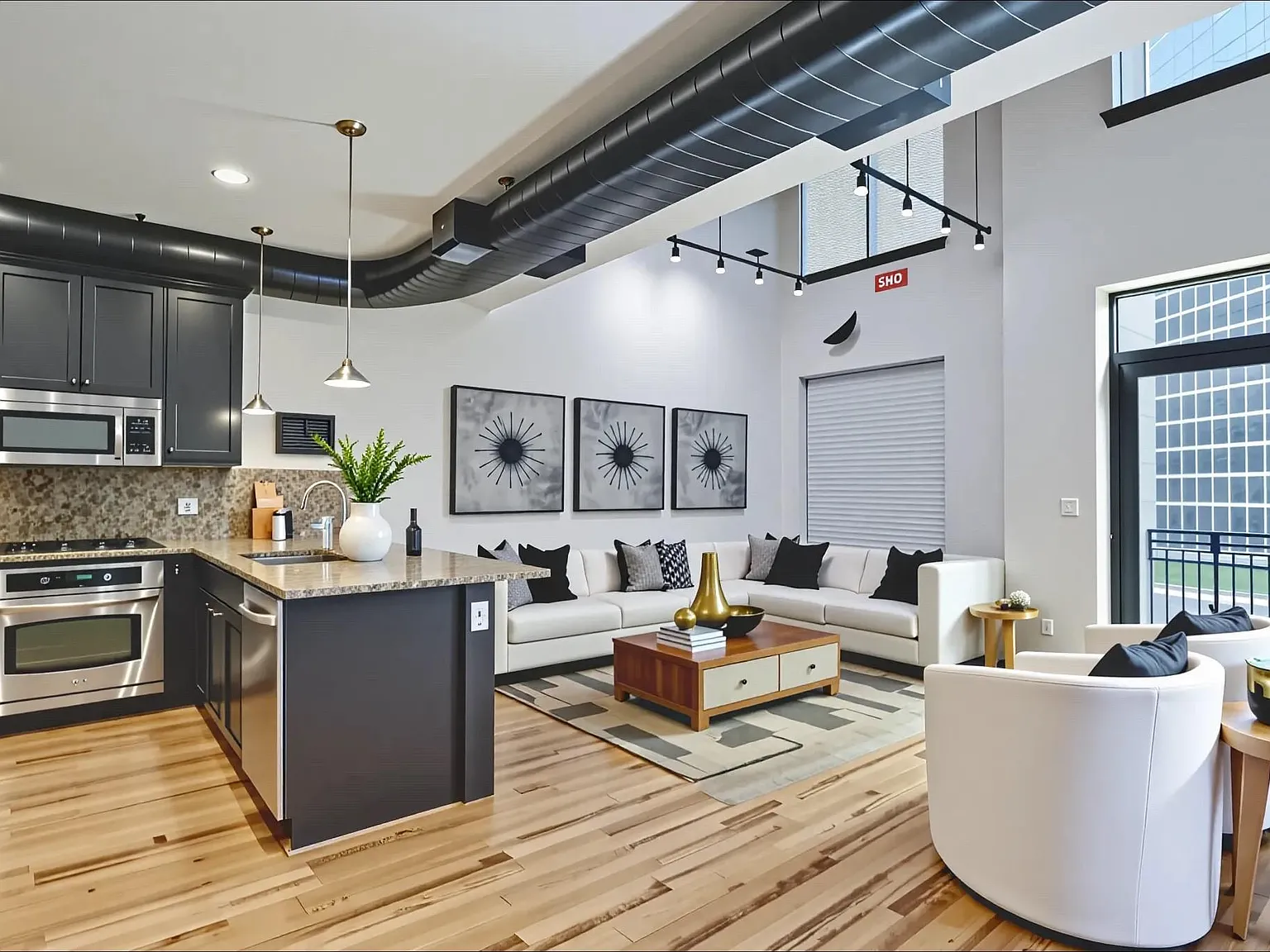 1 bed, 1.5 bath, 1358 sqft, $2,600 — Photo 1