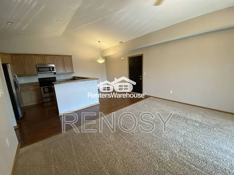 2000 Meadow Ct #210 — Photo 3
