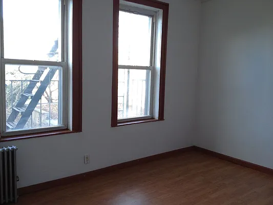 Rented by New York Realty Minimax Inc | media 6