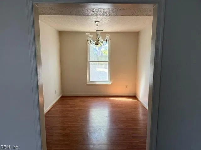 4 bed, 2.0 bath, 1996 sqft, $2,200 — Photo 3