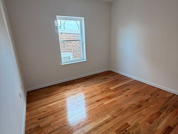 4th image of 26 Parkhurst St #2