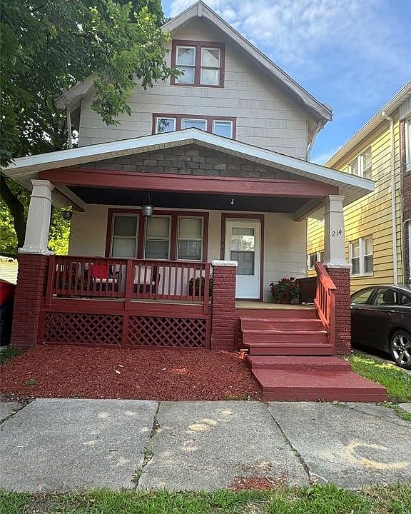 1st image of 214 E 29th St