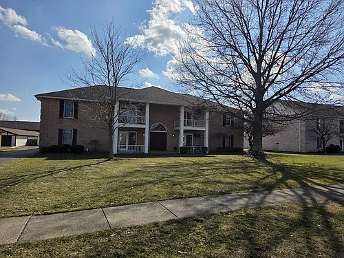 829 Pearson Cir #4 Photo 1