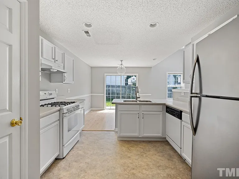 100 Lacombe Ct — Photo 11