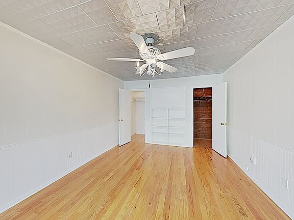 3rd image of 6454 Camp Bowie Blvd