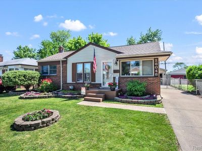 28048 Bohn St, Roseville, MI, 48066