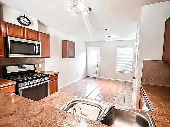 3rd image of 19207 Sandelford Dr