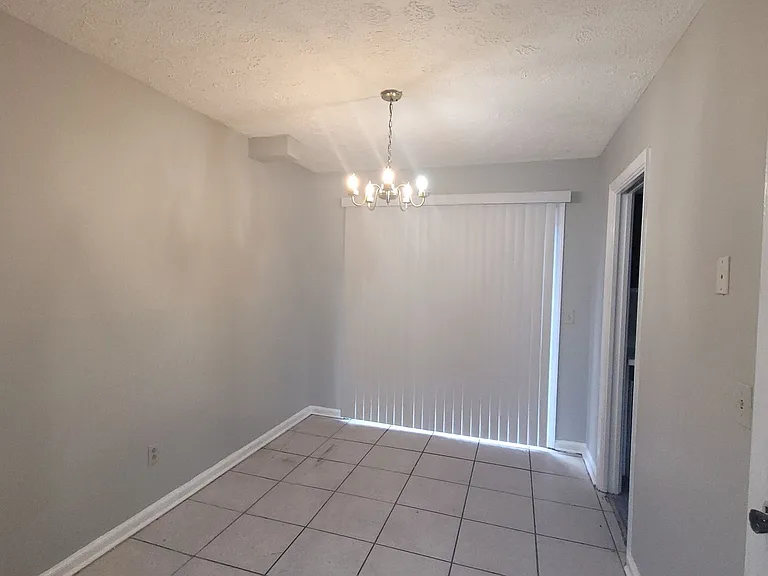 3921 Howard Ave — Photo 2
