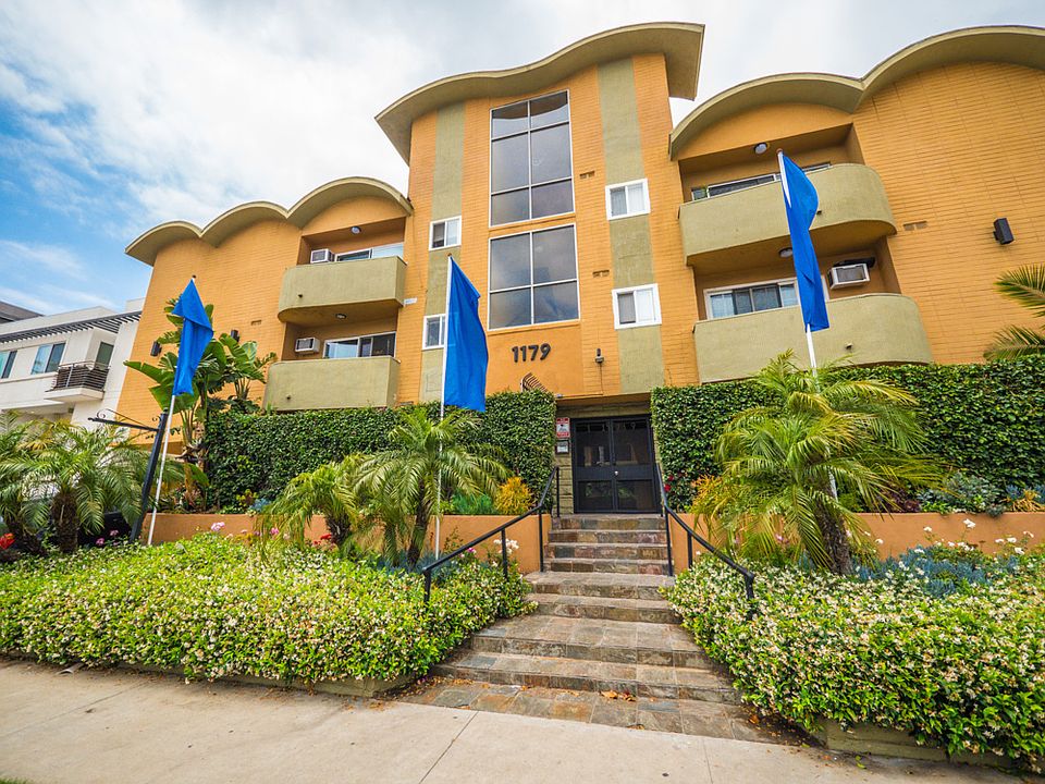 2nd image of 1179 Crenshaw Blvd APT 105